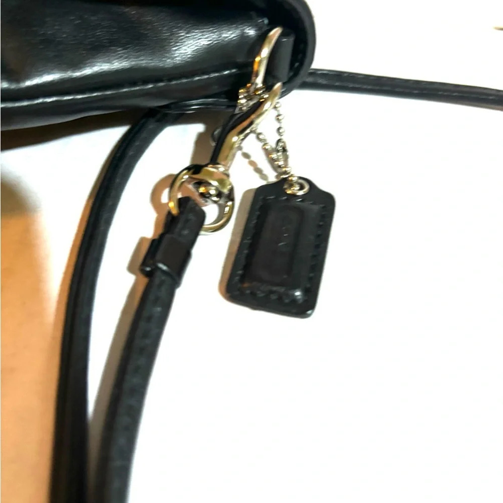 Coach black leather crossbody handbag - Picture 4 of 7
